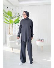 deren yırtaç detaylı triko takım antrasit